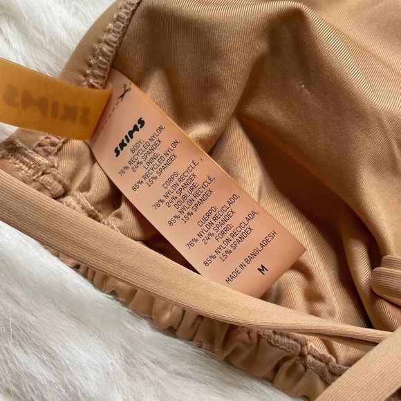 SKIMS Bikini Top Ochre M - Picture 2 of 2